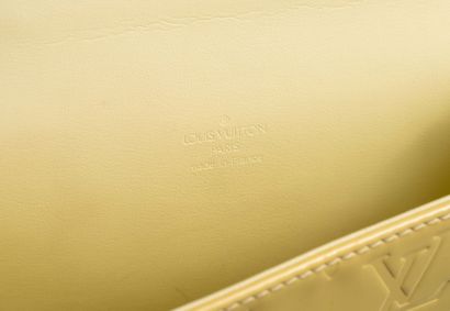 LOUIS VUITTON 
Sac à main modèle « Spring...