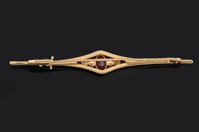 Barrette brooch in yellow gold (750 thousandths)...