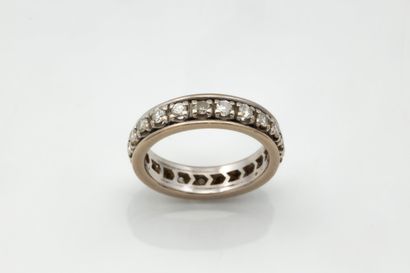 Wedding band in white gold (750 thousandths)...