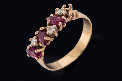 Half wedding band in yellow gold (750 thousandths)...