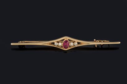 Barrette brooch in yellow gold (750 thousandths)...