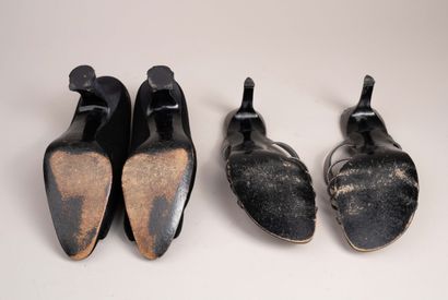 YVES SAINT LAURENT 
Paire de chaussures à...