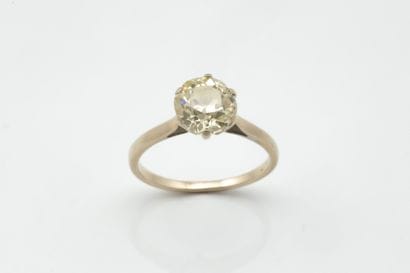 Diamant sur papier de taille ancienne pesant...