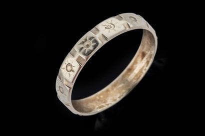 Wedding band with square lapidary motif in...