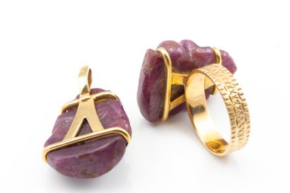 2 jewels (ring and pendant) each set with...
