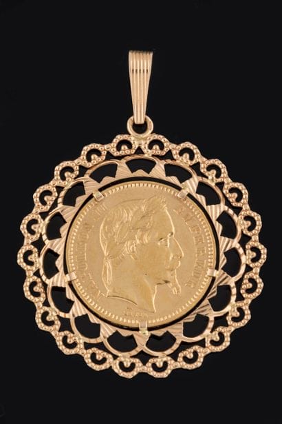 Pendentif pièce or de 20 Francs dans une...