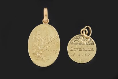 2 religious medals Sainte Thérèse de Lisieux...