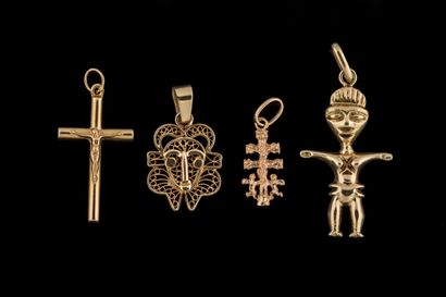 4 pendentifs en or jaune (750 millièmes)...