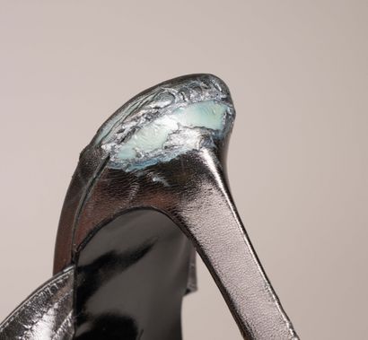 YVES SAINT LAURENT 
Paire de chaussures à...