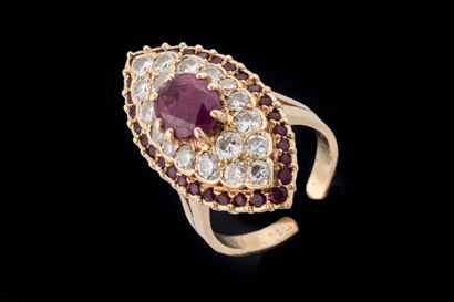 Long double-encircled marquise ring in yellow...