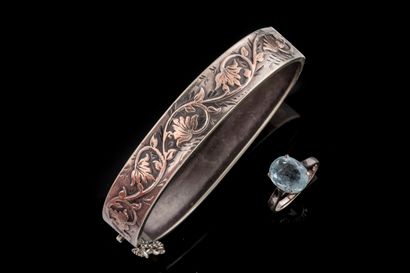 Openwork silver (800 thousandths) bangle...