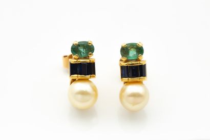 Paire de boucles d’oreilles en or jaune (750...