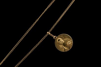 Set in yellow gold (750 thousandths). Oxidation...