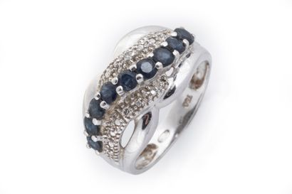 Band ring in white gold (750 thousandths)...