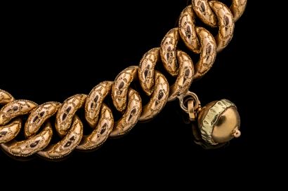 Bracelet maille gourmette avec ciselure en...