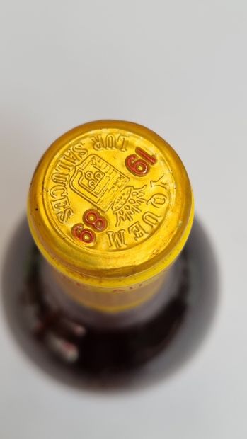 1 B CHATEAU D'YQUEM 1989 C1 Supérieur Sauternes...