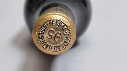 1 B CHATEAU HAUT-BRION 1995 GCC1 Graves (étiquette...