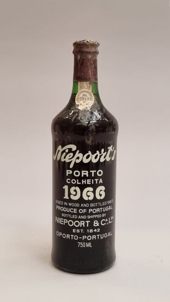1 B PORTO COLHEITA 1966 Niepoort (contre-étiquette...