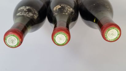 3 B CORTON-POUGETS (Grand Cru) 1974 Domaine...