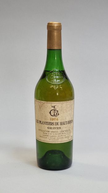 1 B LES PLANTIERS DU HAUT-BRION 1974 Graves...