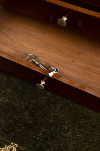 Secrétaire à abattant en armoire en acajou...
