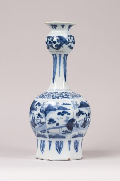 DELFT, 18th century 
Double-bulged earthenware...