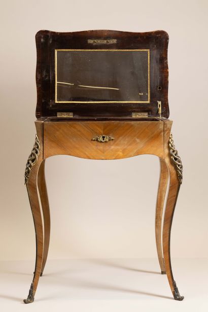 Louis XV-style dressing table made of wood...
