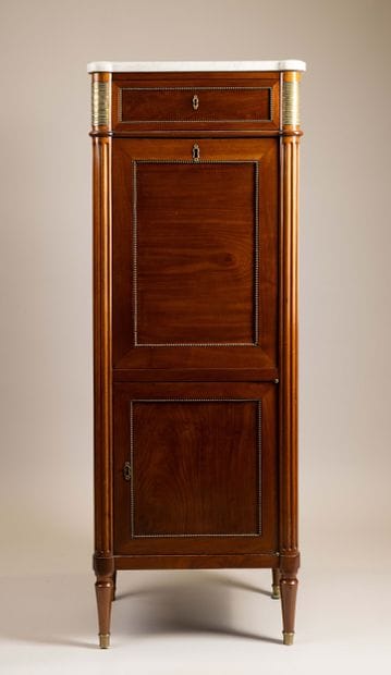 Secrétaire à abattant en armoire en acajou...