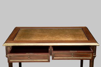 Bureau de style Louis XVI en bois et placage...