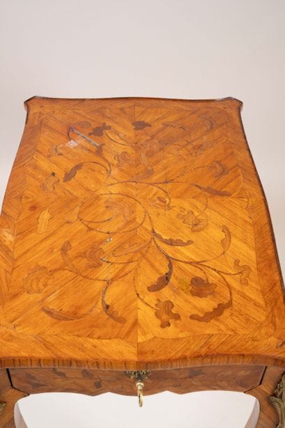 Table quadrangulaire en placage de bois de...
