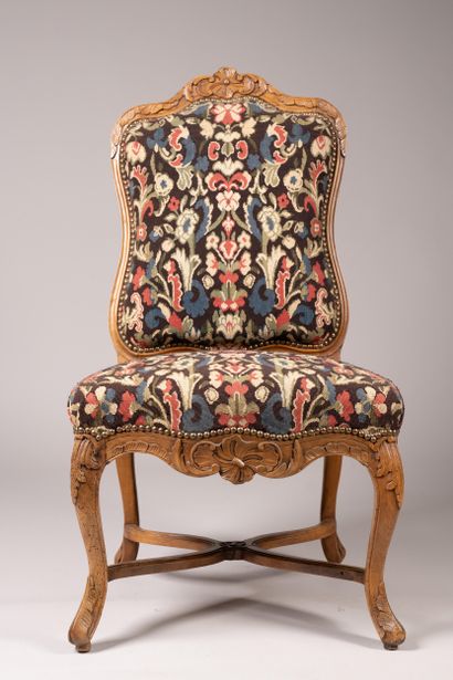 Chair with a “Queen’s back” in molded and...