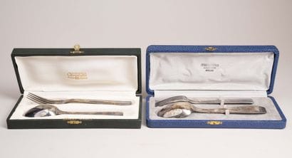 Two pieces of silverware, one 800°/°° and...