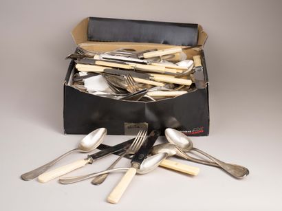 950°/°° silver tableware set, with a filigree...