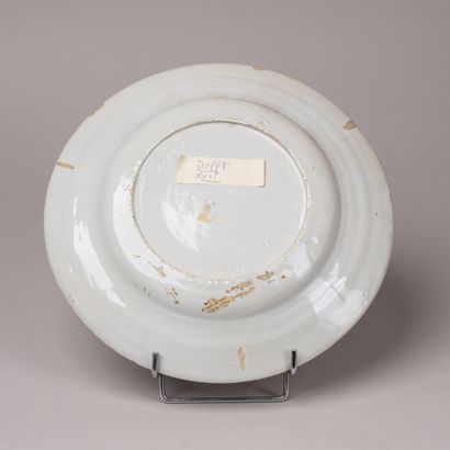 DELFT, 18th century
Earthenware plate decorated...
