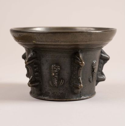 Mortar
Bronze 
17th century 
Height: 7 cm...