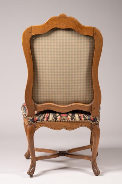 Chair with a “Queen’s back” in molded and...