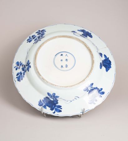 KANGXI PERIOD (1662–1722)
Large blue-and-white...