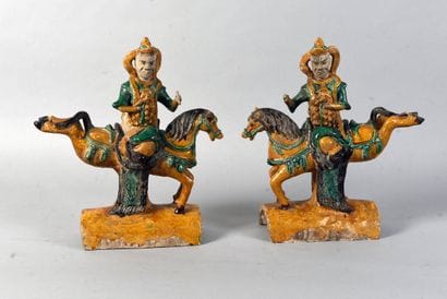 CHINA - Circa 1900, in the Ming style. 

Pair...