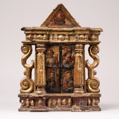 Small oratory with a polychrome and gilded...