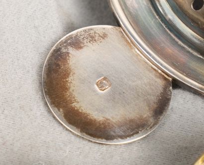 950°/°° silver tea set consisting of a cup,...
