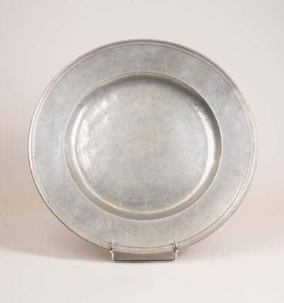 Plat de venaison en étain 

Poinçon de Delabre...