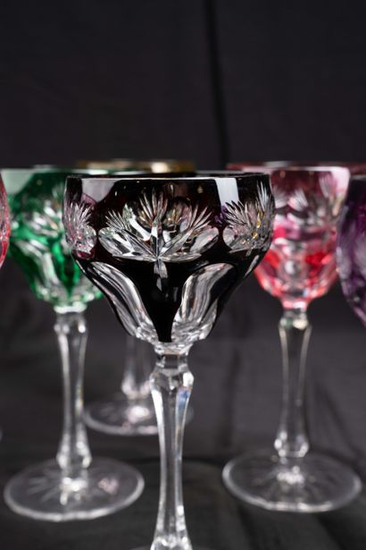 SAINT-LOUIS, a classic style 

Ten colorful...