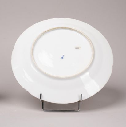 MEISSEN 
Assiette en porcelaine à décor aux...