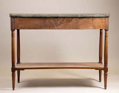 Console desserte de forme quadrangulaire...
