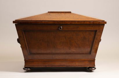 Rafraîchissoir à bouteilles en sarcophage...