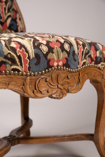 Chair with a “Queen’s back” in molded and...