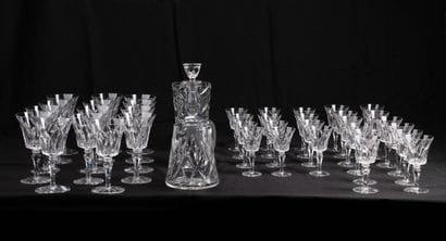 SAINT-LOUIS - Cut crystal set including:
-...