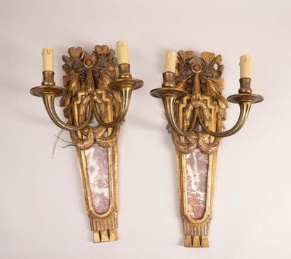 Paire d’appliques à deux bras de lumière...