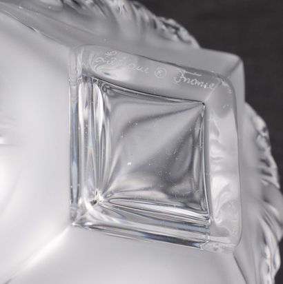 LALIQUE FRANCE
Crystal bottle shaped like...