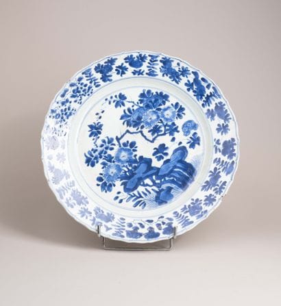 KANGXI PERIOD (1662–1722)
Large blue-and-white...